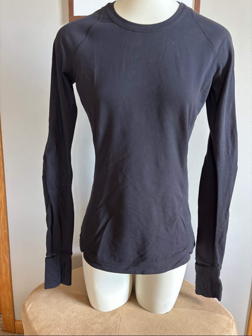 Lululemon Rulu Black Long Sleeve Running Athletic Top 8